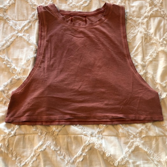 Lululemon crop Tank, size 8 - Picture 1 of 4